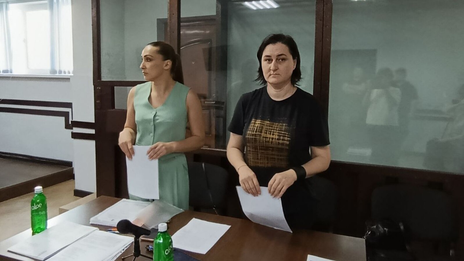 Низфа Аршба (справа)