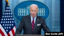 Președintele Biden la un briefing de presă la Casa Albă, la 4 octombrie 2024. 