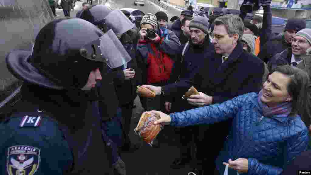 Kijev, 11. decembar 2013. Foto: REUTERS / Andrew Kravchenk 