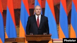 Armenia - Armen Sarkissian is sworn in as new president of Armenia in Yerevan, 9 April 2018.