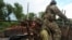 Військові 93-ї окремої механізованої бригади «Холодний Яр» ЗСУ їдуть на бойове завдання поблизу прифронтового міста Дружківка на Донеччині, 4 липня 2026 року