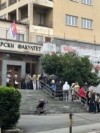 Zgjedhjet parlamentare në Serbi: Radhë të gjata para vendvotimeve