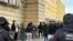В Санкт-Петербурге силовики провели рейд на Сенном рынке