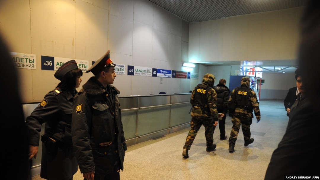 Qattiq tomoq blowjob onlayn Rus porno filmlar