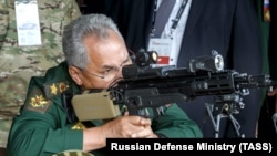 Міністар абароны Расеі Сяргей Шайгу на выставе зброі. Масква, жнівень 2021