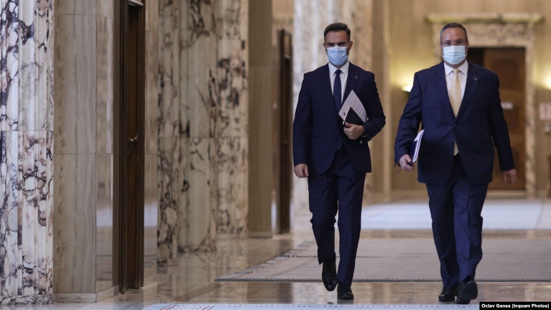 SRI și SIR vor face parte dintr-o Comisie care va superviza investițiile străine din spațiul non-UE în România, dar nu vor avea drept de vot. Imagine cu premierul Ciucă la Palatul Victoria