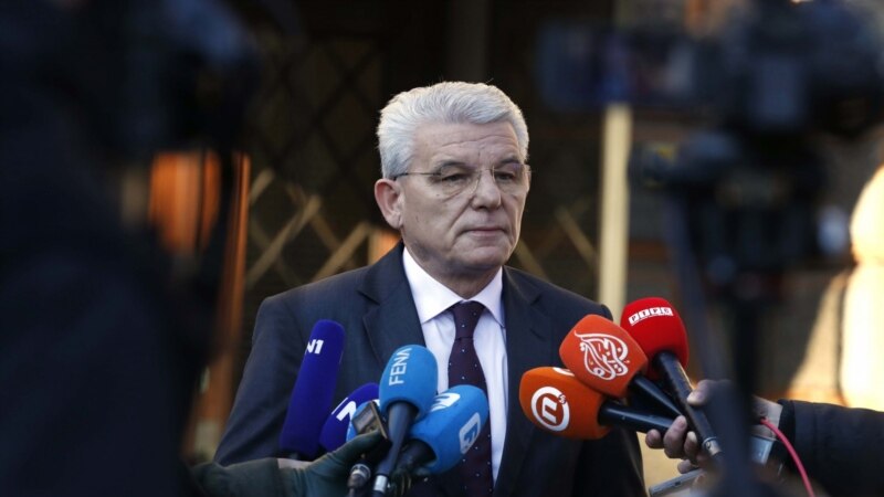 Džaferović: Dodikova najava da ne odustaje od vojske RS-a opasna za mir u BiH