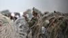 Ushtarët amerikanë duke ruajtur Aeroportin e Kabulit. Gusht 2021.