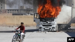 به آتش کشیده شدن یک کامیون ترکیه توسط معترضان در شمال غربی سوریه