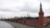 Pe rețelele de socializare au circulat imagini cu un mic nor de fum care se ridică deasupra Kremlinului la primele ore ale zilei de miercuri.
