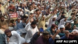 Suduň hökümi gahar-gazaply protestleri döretdi,