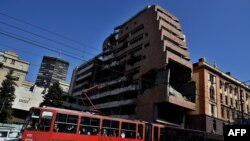 Clădirea fostului minister federal de interne de la Belgrad distrusă în timpul campaniei aeriene NATO din 1999, 24 martie 2015