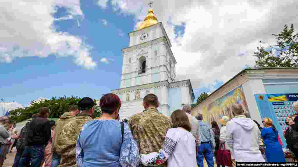 Вперше офіційним святом 23 травня проголосив з&#39;їзд Організації українських націоналістів, виходячи зі знакових травневих втрат українського народу &ndash; того місяця в різні роки Україна втратила виразних діячів визвольного руху. У Києві за суперечливих обставин загинув ідеолог українського самостійництва Микола Міхновський. 23 травня у Роттердамі вбито Євгена Коновальця. 25 травня в Парижі &ndash; Симона Петлюру