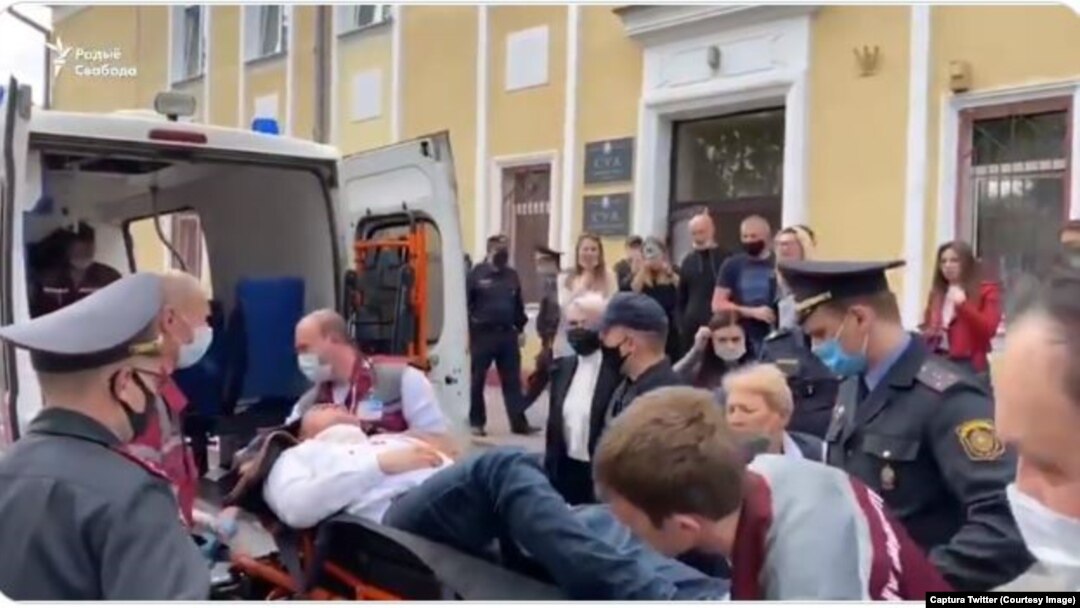 Stepan Latipau a fost dus cu ambulanța la spital. 