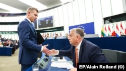 Magyar Péter és Orbán Viktor az EP strasbourgi plenáris ülésén