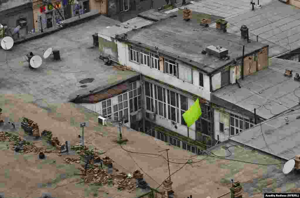 Kubinkada yaşayanlar neçə illərdir buranın söküləcəyini eşidir və hələ ki, kiçik ərazidəki tikintilər istisna olmaqla real bir işin olmadığını deyirlər.