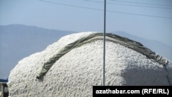 Turkmenistan. Mountain of Cotton 