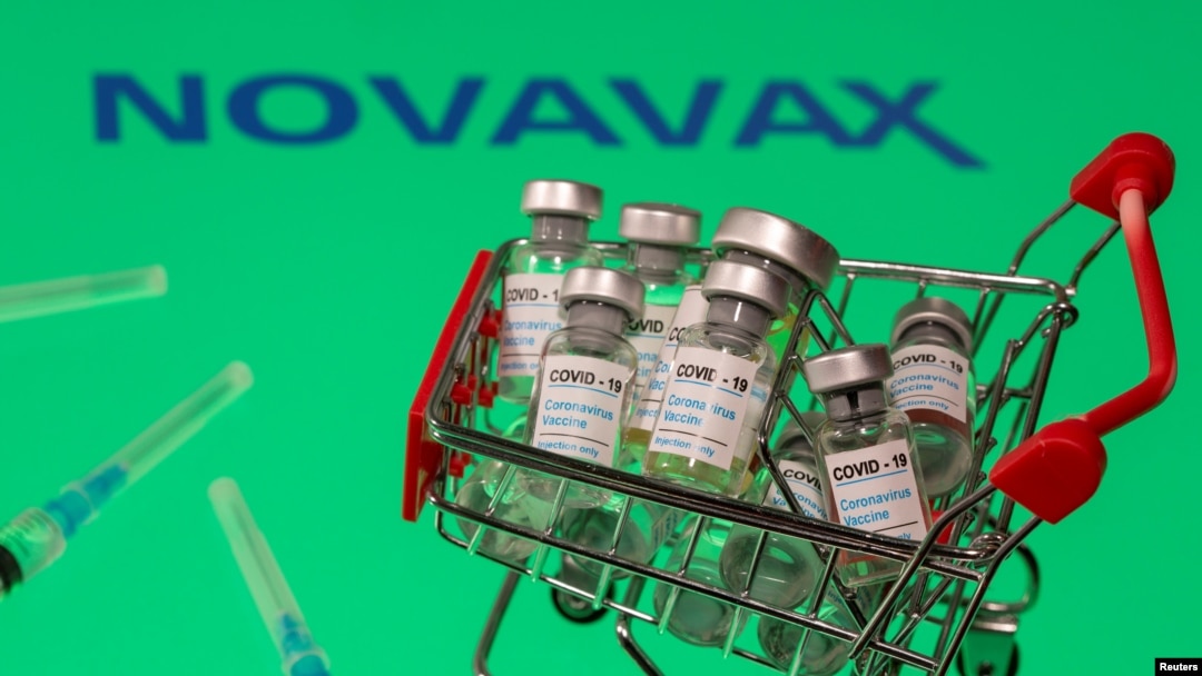 În condițiile în care mulți oameni nu vor să se vaccineze cu AstraZeneca sau Johnson&Johnson, Novavax este văzut drept un înlocuitor pentru acestea.