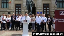 Partidul Platforma „Demnitate și Adevăr” prezentându-și oferta electorală