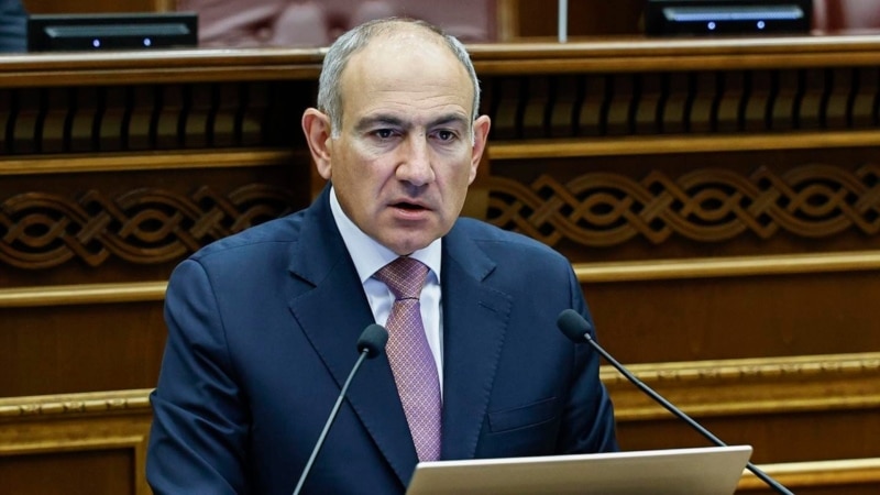 წირვის დაწყებამდე ჰიმნი შესრულდეს, ეკლესიებში დროშები დაიკიდოს - ფაშინიანის ინიციატივა