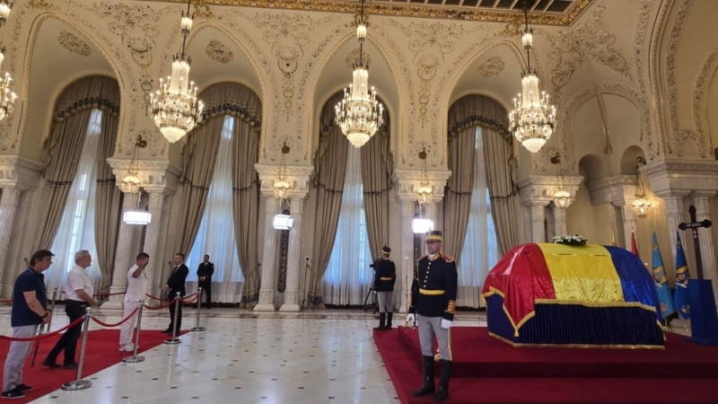 Zi de doliu național. Fostul președinte, Ion Iliescu, înmormântat cu onoruri militare la Cimitirul Ghencea III