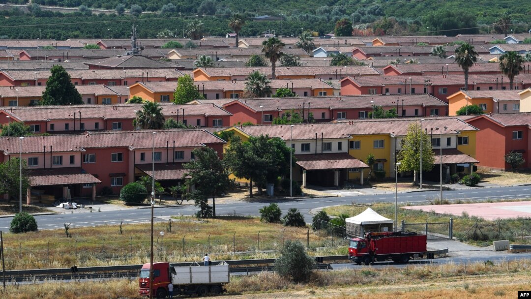 Kamp Mineo na Siciliji