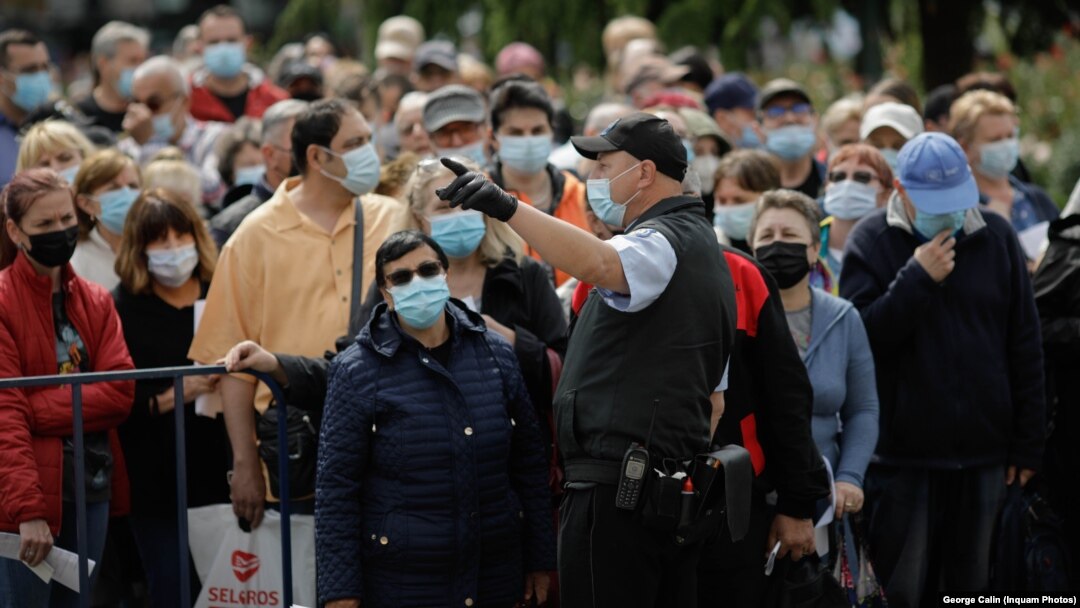 În luna mai 2021 au fost organizate mai multe maratoane ale vaccinării unde mii de oameni au stat la coadă.