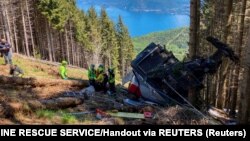 Униптената жичарница која се сруши во Стреза, близу езерото Маџоре во Италија. 23. 05. 2021.