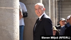 Ministar pravde Srbije Nenad Vujić ulazi u Dom Vojske Srbije gde je održana komemoracija bivšem komandantu Vojske Republike Srpske Ratku Mladiću, optuženom za genocid i druge ratne zločine, Beograd, 5. septembar 2026.