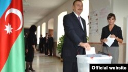 Azerbaijan -- President Ilham Aliyev votes at number 6 election precinct of capital Baku, 15Oct2008