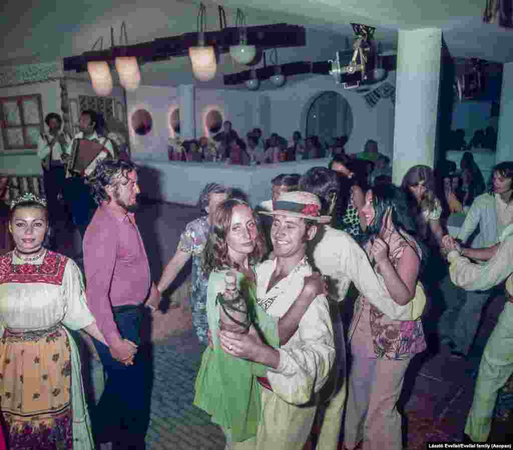 A &ldquo;wedding party&rdquo; at a restaurant that arranged cultural shows for mostly Western tourists in Eforie in 1974 &nbsp; &nbsp; &nbsp; &nbsp;