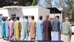 کابل کې د جنایي جرمونو په تور نیول شوي کسان، انځور د طالبانو د حکومت د کورنیو چارو وزارت له پاڼې