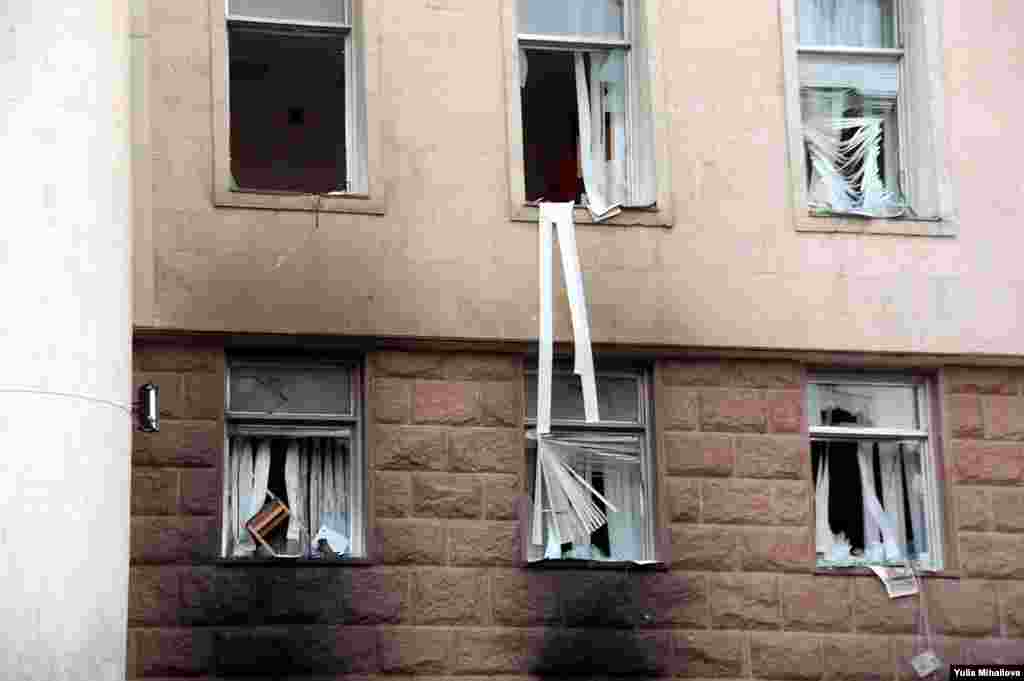 Moldova - Protests cum riots in Chisinau on April 7