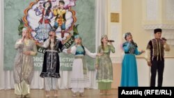 Сәхнәдә Кырымнан "Тебюссем" балалар төркеме