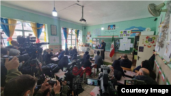 نشست خبری سخنگوی وزارت خارجه ایران در یک مدرسه در تهران