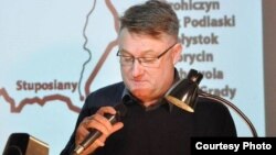 Артур Зыгмунтовіч — польскі пісьменьнік, які піша пра Беларусь