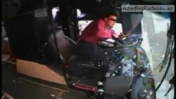 Avtobusla avtomobil toqquşmasının nadir videosu