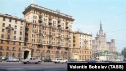 The U.S. Embassy in Moscow in the mid-1980s. 