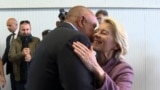 Лидерът на ГЕРБ Бойко Борисов посреща председателката на ЕК Урсула Фон дер Лайен в България