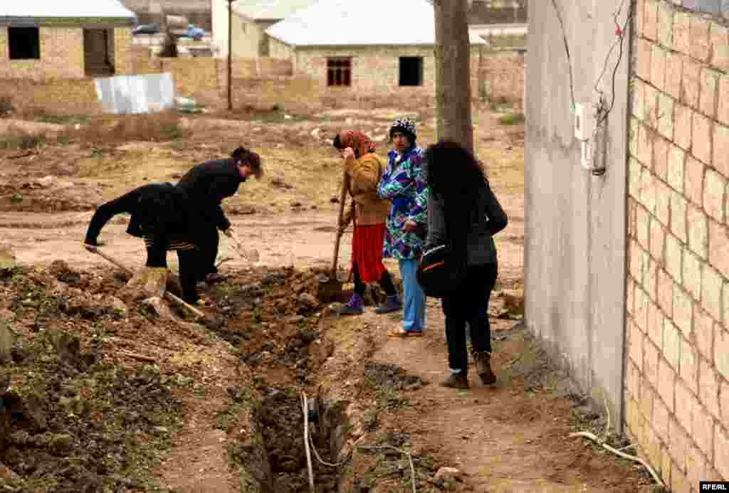 Qazsız, susuz, tualetsiz qəsəbə-Atyalı #18