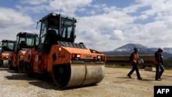 Ndërtimi i rrugëve në Kosovë...