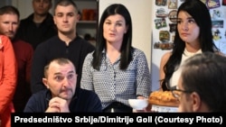 Vučić u poseti porodice iz Bajine Bašte, na zapadu Srbije, 15. mart 2026.