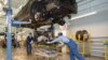 Санкт-Петербург. Сборка автомобиля Opel Antara на конвейере завода "Арсенал" компании General Motors