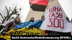 Знижена ціна на газ є тимчасовим кроком, визнають і урядовці, й експерти