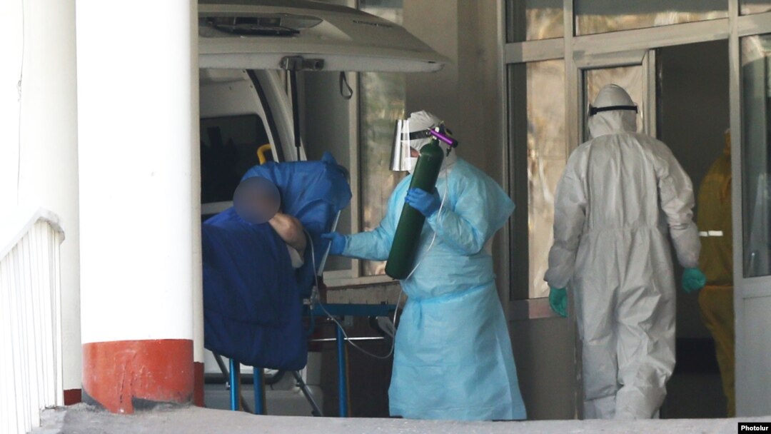 Armenia -- A COVID-19 patient is brought to the Surp Grigor Lusavorich hospital in Yerevan, April 8, 2020.