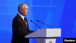 В ISW вважають, що заяви Путіна про нібито «значні успіхи на фронті» мають на меті переконати російське суспільство у можливості перемоги та підготувати його до подальших втрат і жертв