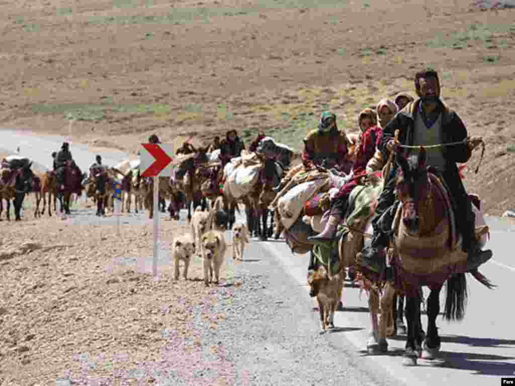 Nomadski narodi sezonski migriraju...