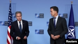 Secretarul de stat al SUA, Antony Blinken, s-a întâlnit cu șeful alianței nord-atlantice, Mark Rutte, ca să discute despre sprijinul care trebuie acordat în continuare Ucrainei.