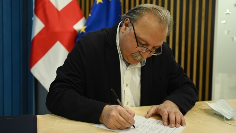 Экс-лидер «Национального движения» Григол Вашадзе подписал соглашение Шарля Мишеля