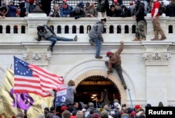Mai mulți susținători ai lui Donald Trump au luat cu asalt Capitoliul pe 6 ianuarie. Mulți au fost identificați și condamnați deja.
